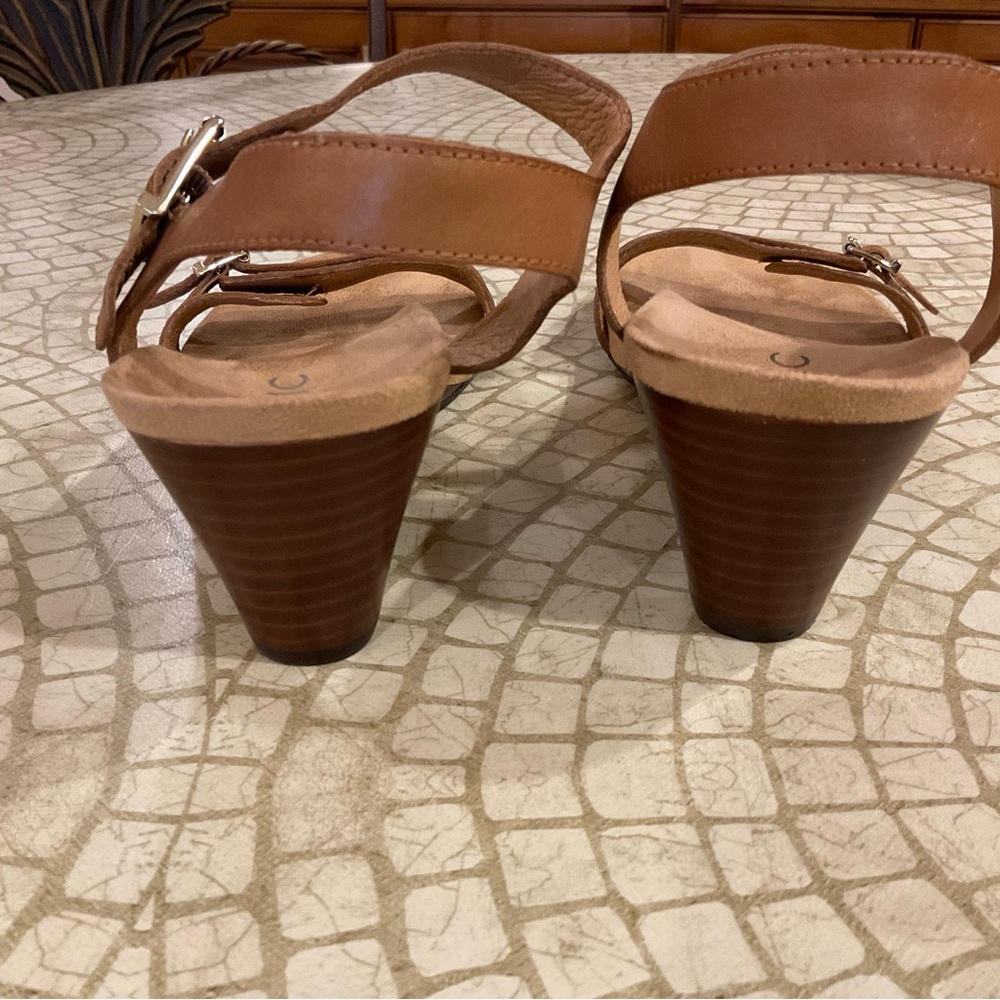 Vionic Brown Leather Strappy Wedge Sandals, Size 7.5 - Picture 6 of 7
